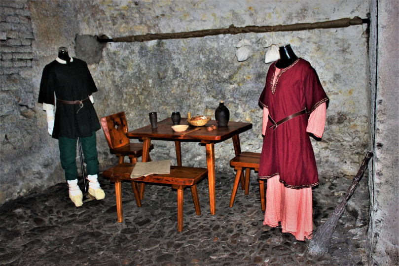 Old Town & Medieval Underground Tour