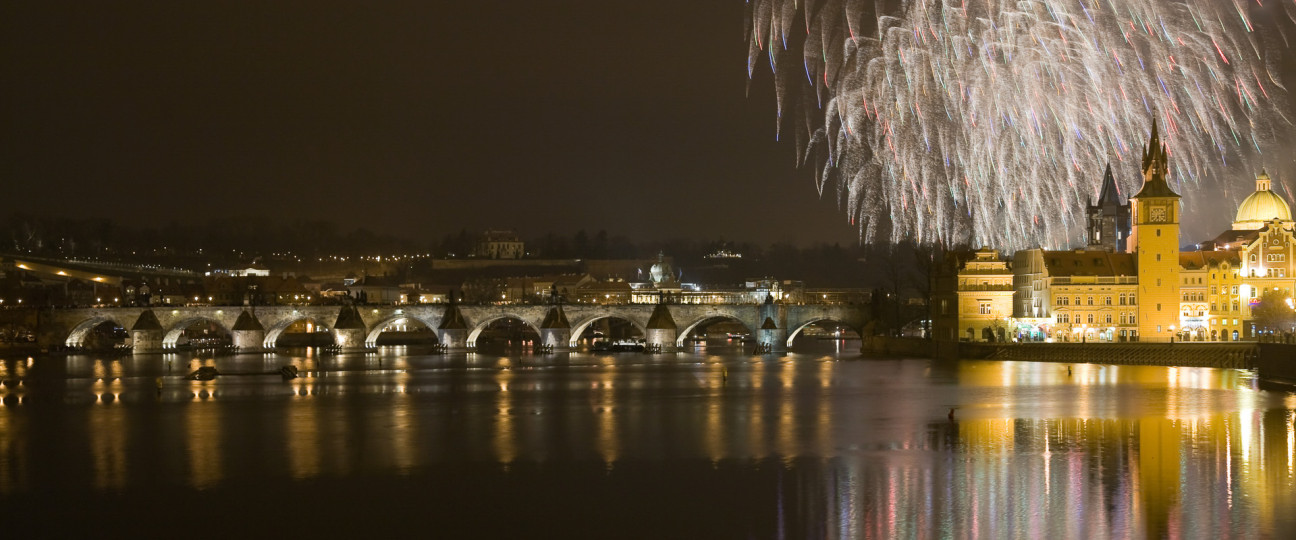 New Year Pub Crawl 2023 / 2024 + ADMISSION TO KARLOVY LAZNE