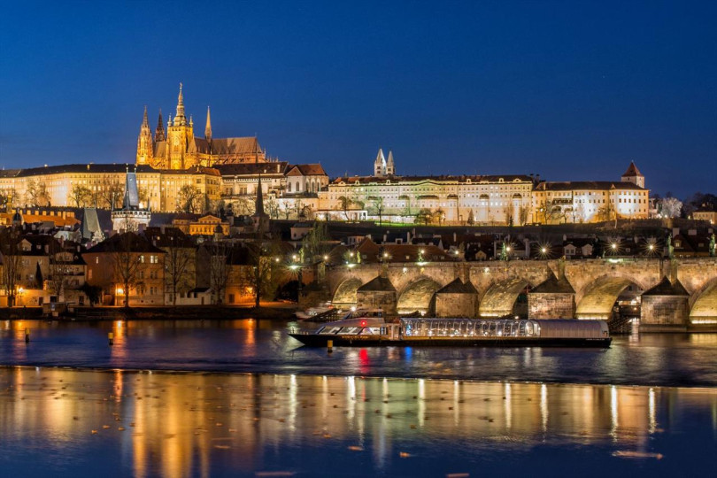 Dinner Cruise (Prague by Night)